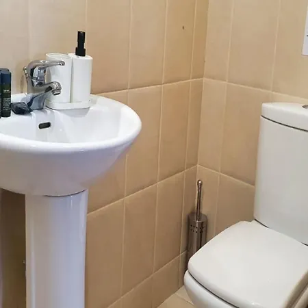 Apartment Phaedrus Living: Flat 102 *