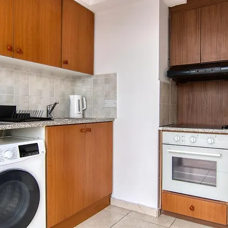 Apartment Phaedrus Living: Flat 102 *